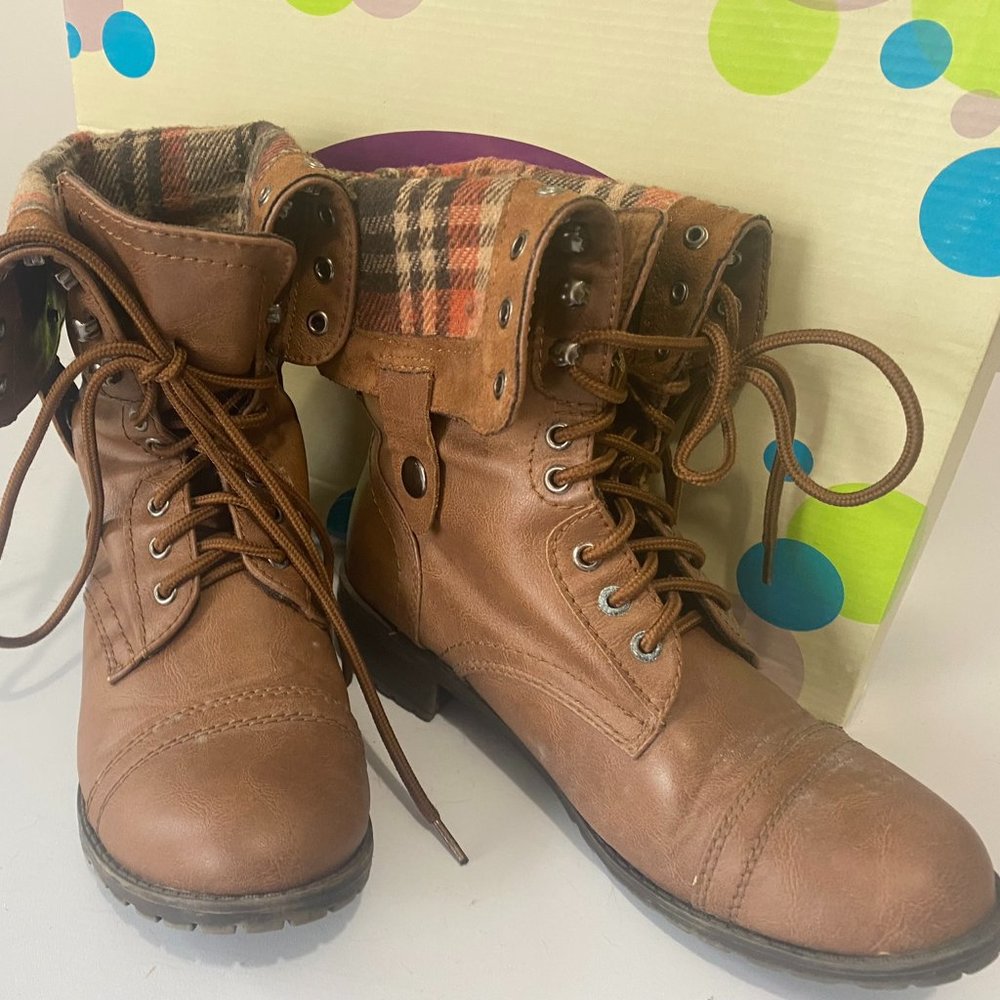 Women's tan soda boots